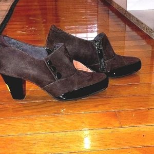 Clark's otterson heeled loafers 6 w leather upper like new dark brown